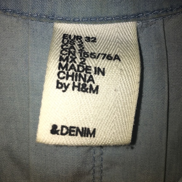 Blue jean button down shirt. Cotton material - Picture 5 of 6